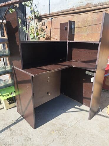 künc rəf: Künc masa, Polkalı, Siyirməli, Sadə laminat — 1