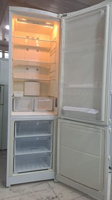 lazne kamere: 2 qapılı Hotpoint Ariston Soyuducu Satılır, rəng - Ağ — 5