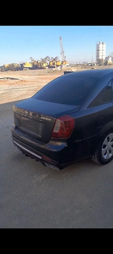 daewoo: Daewoo Gentra: 1.5 l | 2013 il Sedan — 4