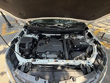 Chevrolet Equinox – ağ rəngli, şəhər və uzun yol üçün rahat kompakt — 9