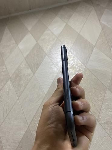 iphone 11 plata: IPhone 11, Qara — 5