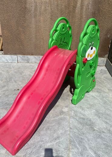детская водная горка: Uşaq üçün plastik qorka - Rənglər: qırmızı sürüşmə səthi, yaşıl yan — 1