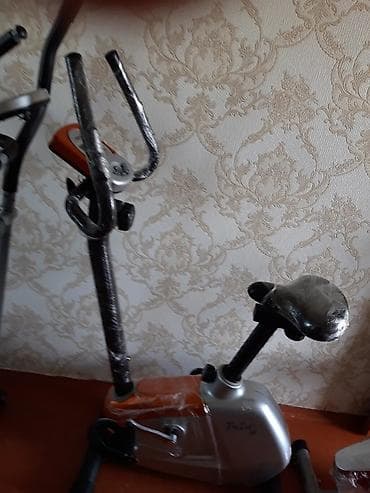 Trek markalı, gümüşü rəngdə, evdə istifadə üçün nəzərdə tutulmuş