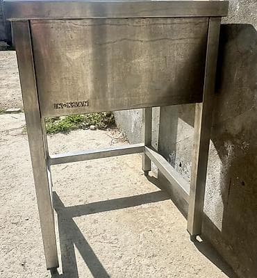 Paslanmayan poladdan tək gözlü sənaye lavabonun stolu - Material