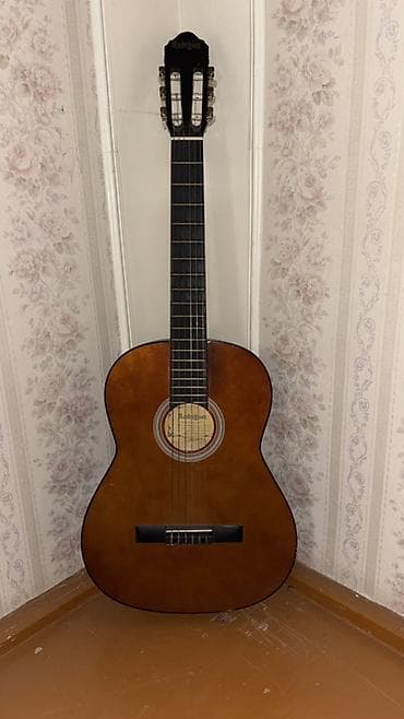 gitara satışı: Klassik gitara, İşlənmiş, Ünvandan götürmə — 1