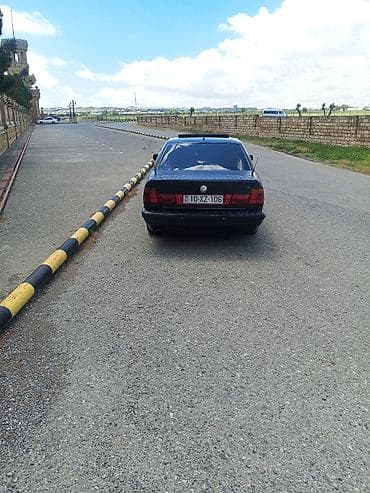 range rover buferi: BMW 5 Series E34 sedan - Korpus: qara rəng, klassik E34 dizaynı — 6