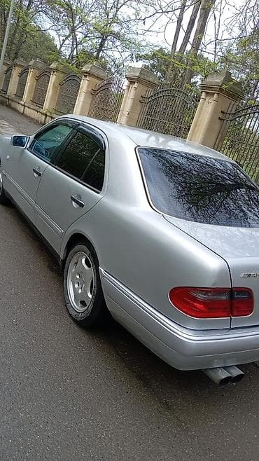 mercedes sprinter satilir: Mercedes-Benz E 230: 2.3 l | Sedan — 3