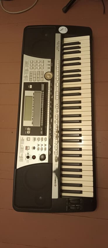 sinsizator yamaha: Sintezator, Yamaha — 1