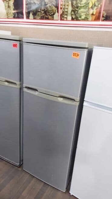 İki qapılı soyuducu - Rəng: Gümüşü/metallik korpus - Üst kamera