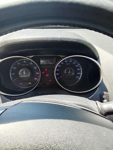 vito disk: Hyundai ix35 AWD krossover - Kuzov: qara rəng, 5 qapı, dam relsləri - — 3
