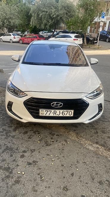 Hyundai Avante: 1.6 l | 2017 il Sedan