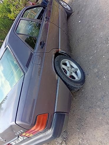 mercedes 208 d: Mercedes-Benz 190 (W201): 1.8 l | 1991 il Sedan — 4