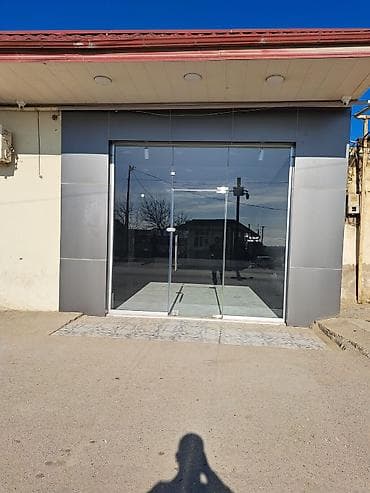 gencede heyet evi: Kiralık/Təklif olunur: Şüşə vitrinli, işıqlı və geniş ticarət sahəsi — 2