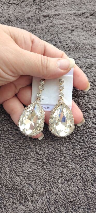 aqatlı sırğalar: Zərgərlik: iri asqılı, damla formalı sırğalar - Parlaq şəffaf kristal — 1