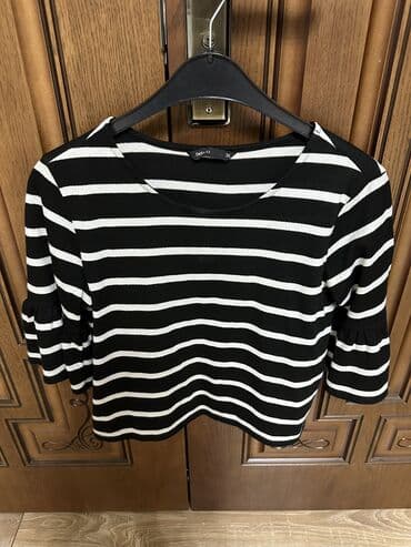 Sviterlər: 10 azn Razmer S/M