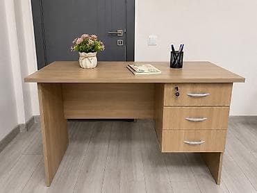 Ofis masası satılır. - 4 ədəd mövcuddur - Ölçü: 70 sm en × 120 sm — 1