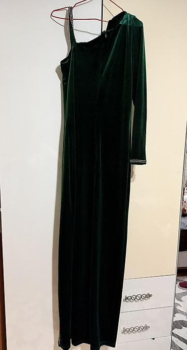 nigah donu: Tünd yaşıl məxmər gecə/libas - Uzun, axıcı siluet - Bir çiyin açıq — 3