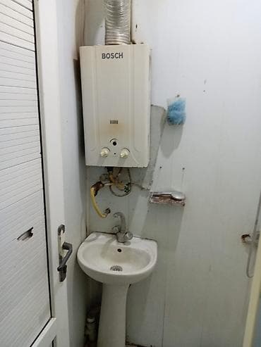 Menzil ecemi metrosuna 2 deqiqelik mesafede yerlesir. 1 otaqdan 2 — 5