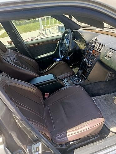 mercedes smart: Mercedes-Benz C-Sinif sedan (W202). Rəng: boz. Kuzov 4 qapılı, klassik — 5