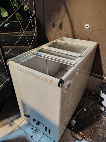 Mətbəx texnikası: Şüşəli dondurucu, İtaliya — 2