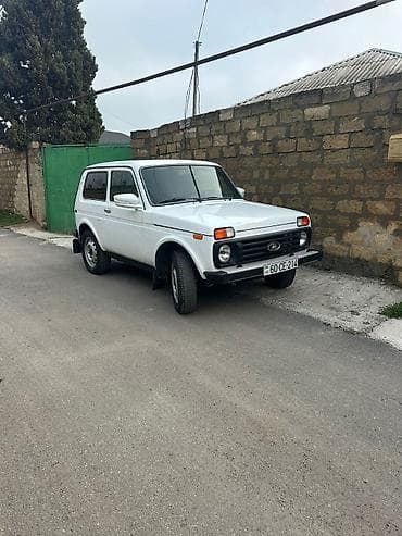 VAZ (LADA) 4x4 Niva: 1.7 l | 2007 il 452672 km Ofrouder/SUV