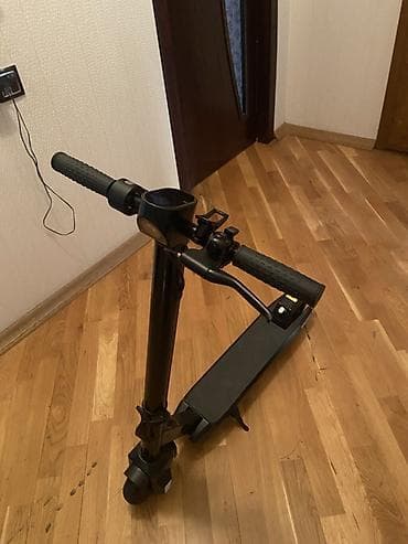 elektron samakatlar: Sensorlu elektrik skuter – qara rəng Xüsusiyyətlər: - Geniş və rahat — 6