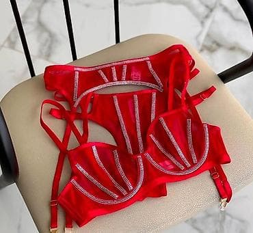 8 mart gulleri: Qadın alt paltarı dəsti – bralet, tanga/slip və çorap üçün jartiyer — 1