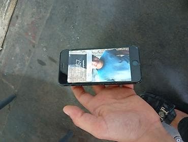 ipod classic 7: IPhone 7, 32 GB, Qara, Barmaq izi — 3
