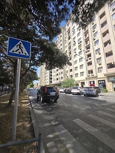 Mənzillər: Bakıxanov qəs., 2 otaqlı, Yeni tikili, m. Neftçilər, 52 kv. m — 1