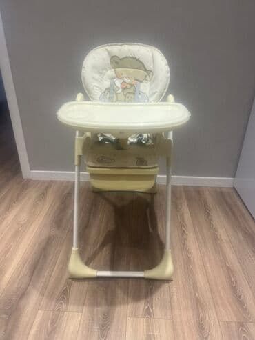 yuxuda körpe uşaq görmek: Uşaq yemək stulu - Rəng: krem/açıq sarı tonlarında, üzərində şirin — 1
