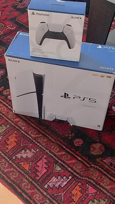 sony playstation 4 oyunları: Playstation 5 Slim 1TB versiya disk-driver ile. 2 original Dualsense — 1