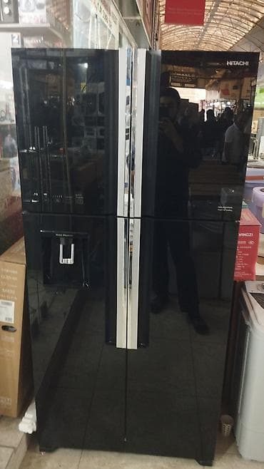 Hitachi R-W660PUC7 GBK - Rəng: parlaq qara (güzgü effekti), mərkəzdə