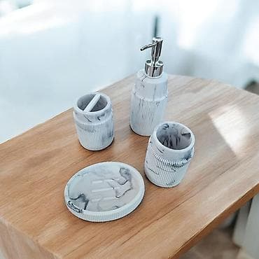 ps servis: Vann otağı aksesuar dəsti – 4 hissədən ibarət Tərkib: - Maye sabun — 3