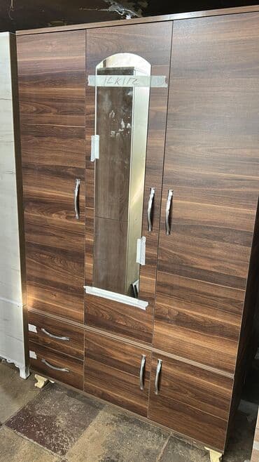 Termolar: Açılan, 3 qapılı Düz dolab, Şifonyer — 9