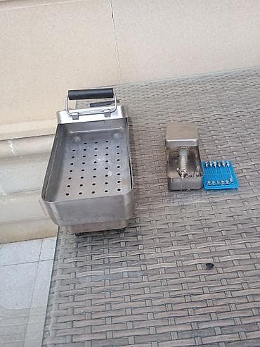 Медицинское оборудование: Paslanmayan poladdan hazırlanmış tibbi sterilizator dəsti Tərkibi: - — 5