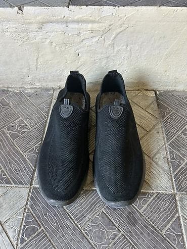 Qara slip-on kişi ayaqqabısı - Model: Slip-on, bağsız - Rəng: Qara -