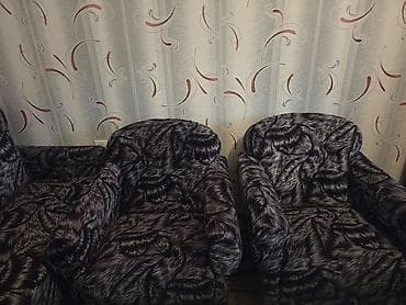 klassik divanlar: Divan və iki kreslodan ibarət yumşaq mebel dəsti. Xüsusiyyətlər: - — 2