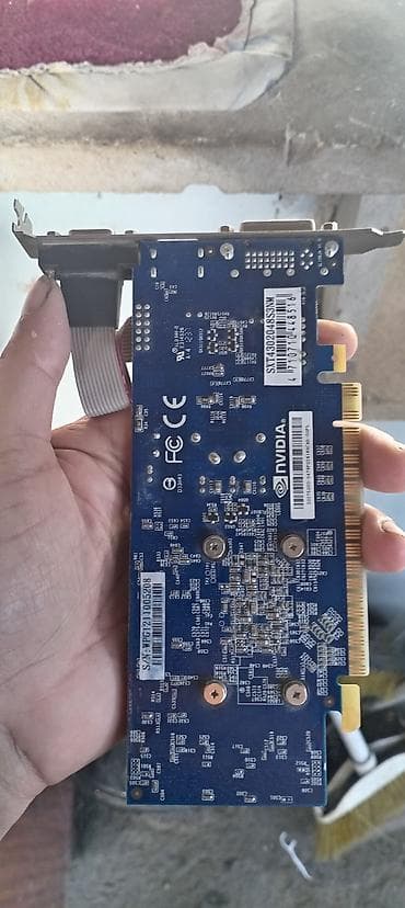 videokartlar: PCI-E videokartalar satılır. 1) **NVIDIA Quadro FX 580** - — 8