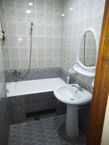 kirayə evlər ucuz: Azadliq metrosunun yaxınlığında (8-ci mikrarayonda) 9 mertebeli — 11