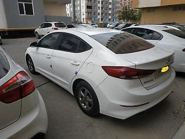 koreyadan masin: Hyundai Avante: 1.6 l | 2017 il Sedan — 4
