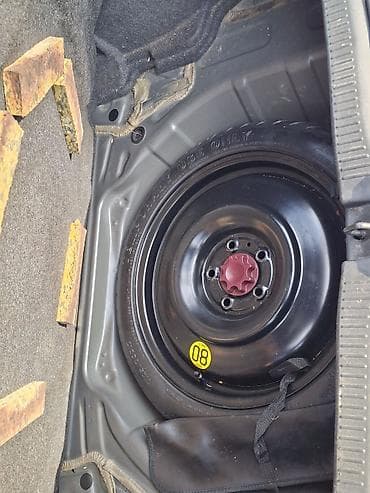 afdamabil ve xususi texnka: Toyota Auris: 1.4 l | 2007 il Hetçbek — 6