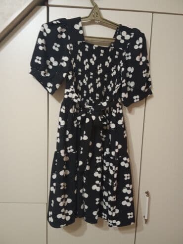 Sviterlər: Qadın geyim dəsti 1) Qara rəngli, ağ çiçək naxışlı yay paltarı - — 2