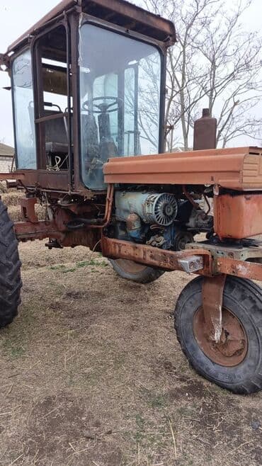 89 traktor: Kənd təsərrüfatı üçün tırtıllı olmayan, dar izli çərçivəyə malik 4 — 3
