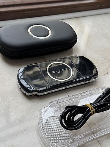 playsta: Sony PSP 3004 Tam işlək vəziyyətdə. Umd disk yeri işləyir. Üstündə 8gb — 3