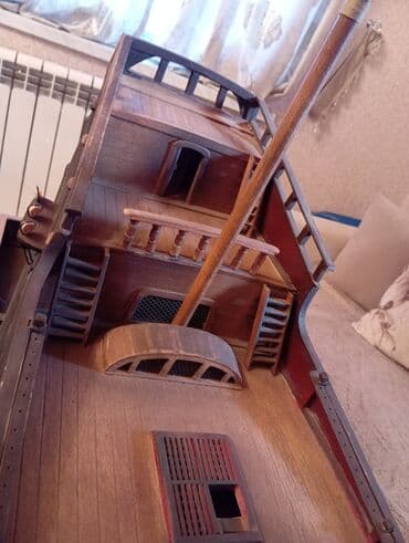 10 cent kaç manat: Taxta maket gəmi – 17-ci əsr tipli üç dirəkli yelkənli kalyon - — 7