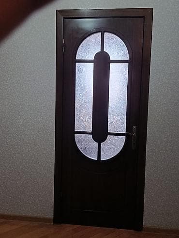 6 qapıdır. 2si hamam, tualet qapısıdır. Sex malı deyil, əldə — 4