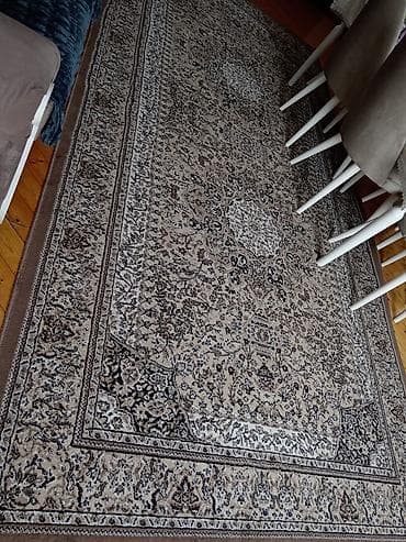 Xalça – klassik naxışlı, bej‑boz tonlarda - Üslub: Şərq klassik