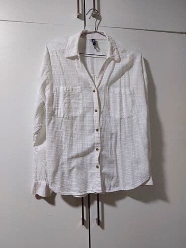 Ağ rəngli qadın köynəyi - Model: düyməli, klassik yaxalı - Parça