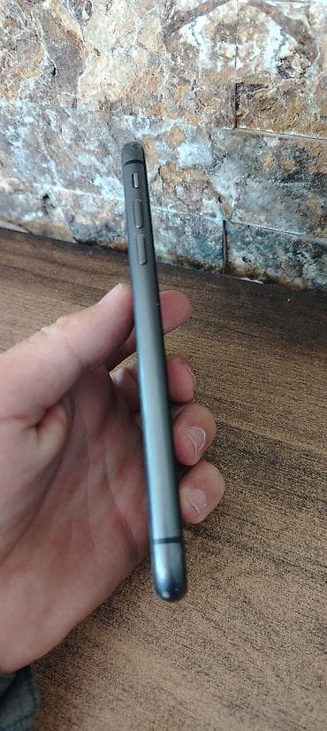 philips xenium 9@9u: IPhone 11, 128 GB, Qara, Face ID — 2