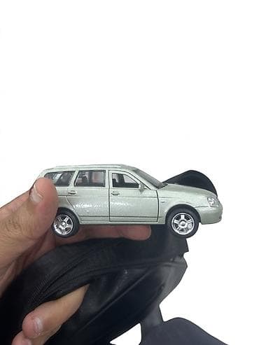 panda tortlari: LADA Priora universalı miqyaslı model avtomobil - Realistik detal — 3